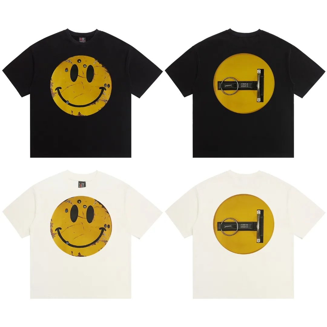 Saint Michael retro smiling face print British electronic music group washed and distressed short-sleeved loose T-shirt with digital white ink direct injection, the fabric is breathable and the pattern is three-dimensional and clear. Fabric: Double yarn 240g Style number: S960 Size: S-M-L-XL Color: black, off-white Price: black P118, off-white P110